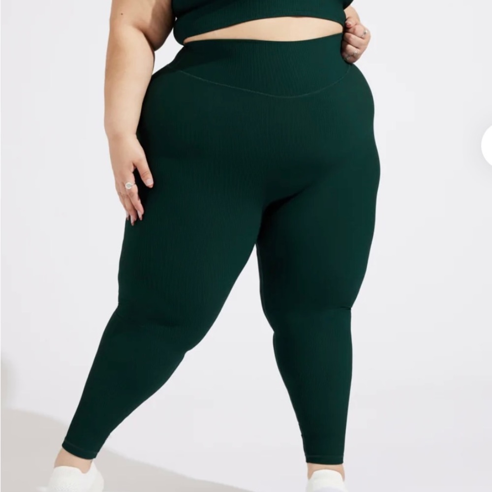 Buff Bunny material girl ribbed leggings in ‘Avo Green’. Size large.